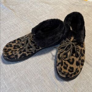 Hey Dude Britt Leopard Print Fuzzy Winter Boots size 10